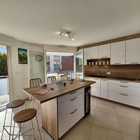 Moderne 4 Pieces, Climatise, Parking, Appartement *