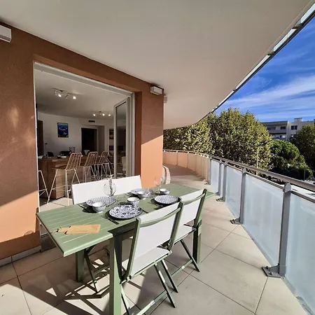 Moderne 4 Pieces, Climatise, Parking, Appartement *