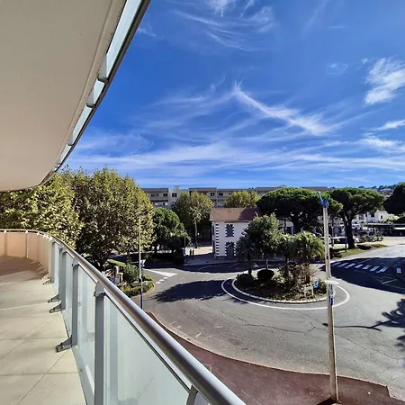 Appartement Moderne 4 Pieces, Climatise, Parking,